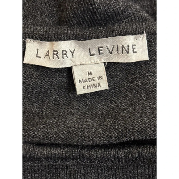 Larry Levine Women's Crew Neck Sweater Top Grey Asymmetrical Hem Size Medium - Picture 12 of 15
